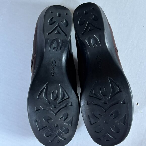 Clarks Brown Leather Slip-On Low-Heel Short Bootie Women’s 10M – Great Condition - Picture 5 of 10